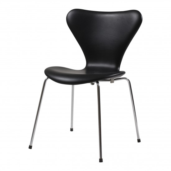 Arne Jacobsen 3107 7 chair in black leather Cph Classic